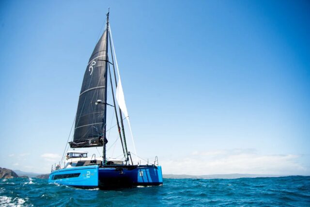 Knysna 550SE Blue Jacket II under sail (photo) Knysna 550SE Blue Jacket II under sail